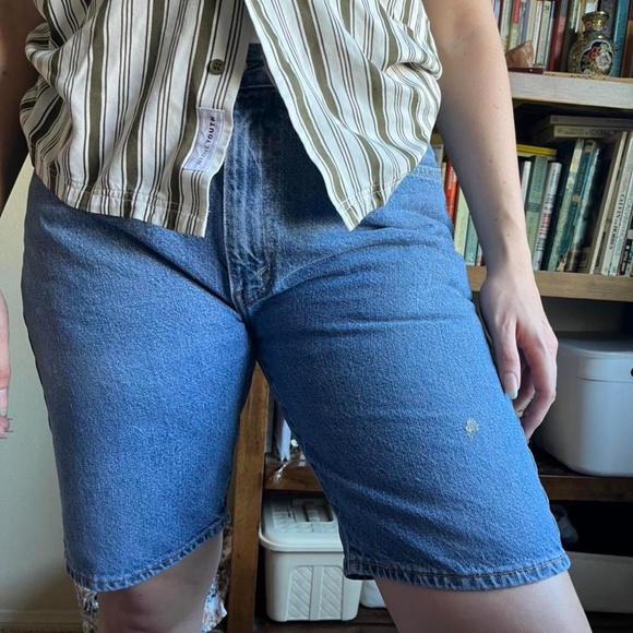 LEVI'S JEAN SHORTS - Picture 2 of 4